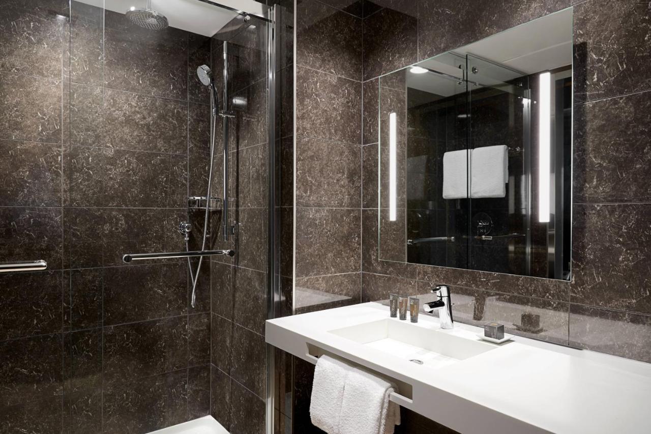 Ac Hotel By Marriott Madison Downtown Bagian luar foto