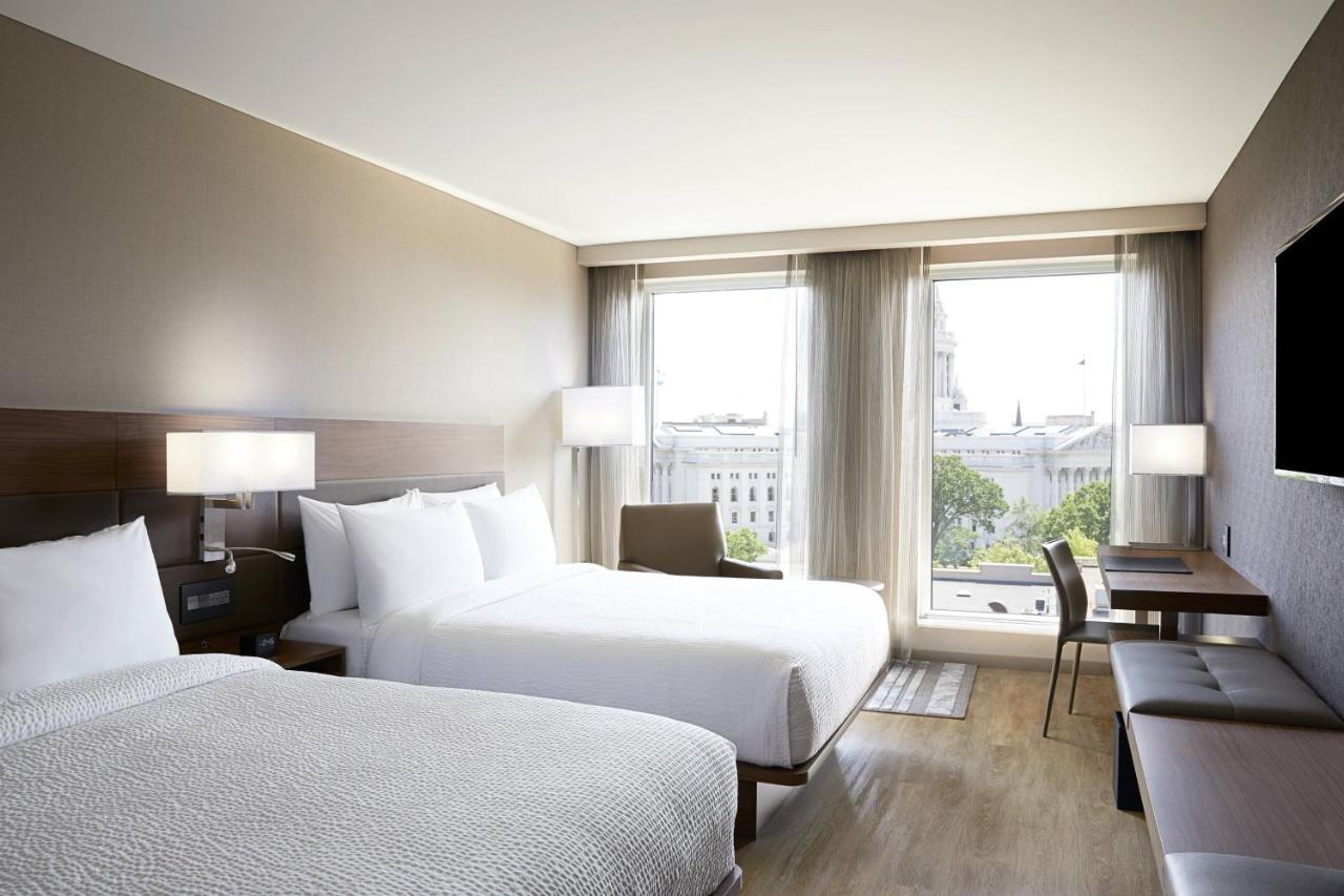 Ac Hotel By Marriott Madison Downtown Bagian luar foto