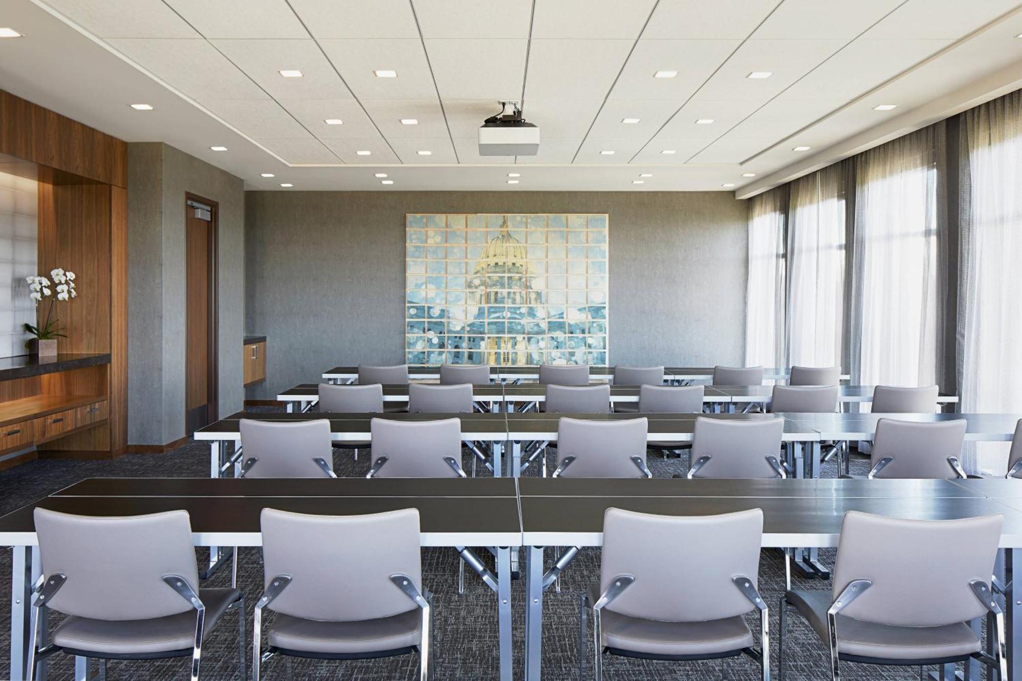 Ac Hotel By Marriott Madison Downtown Bagian luar foto