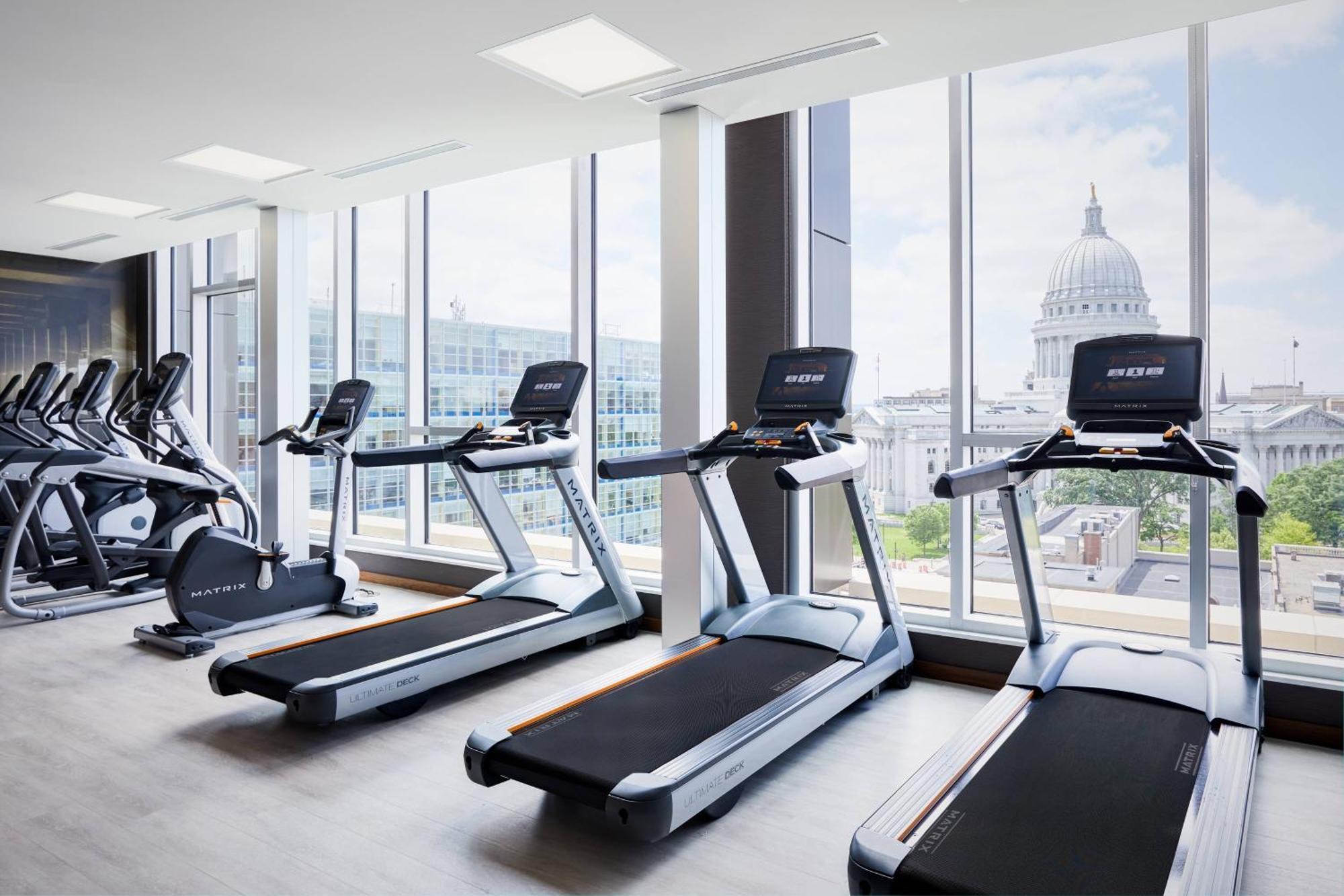 Ac Hotel By Marriott Madison Downtown Bagian luar foto