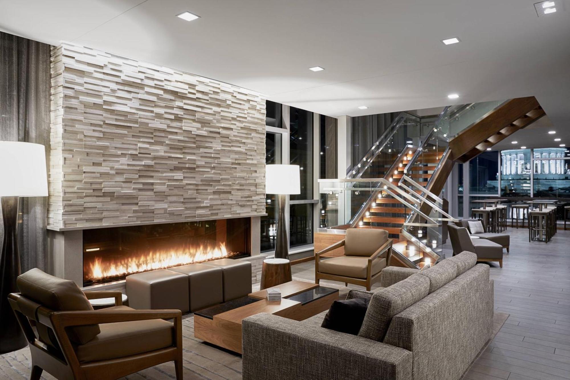 Ac Hotel By Marriott Madison Downtown Bagian luar foto