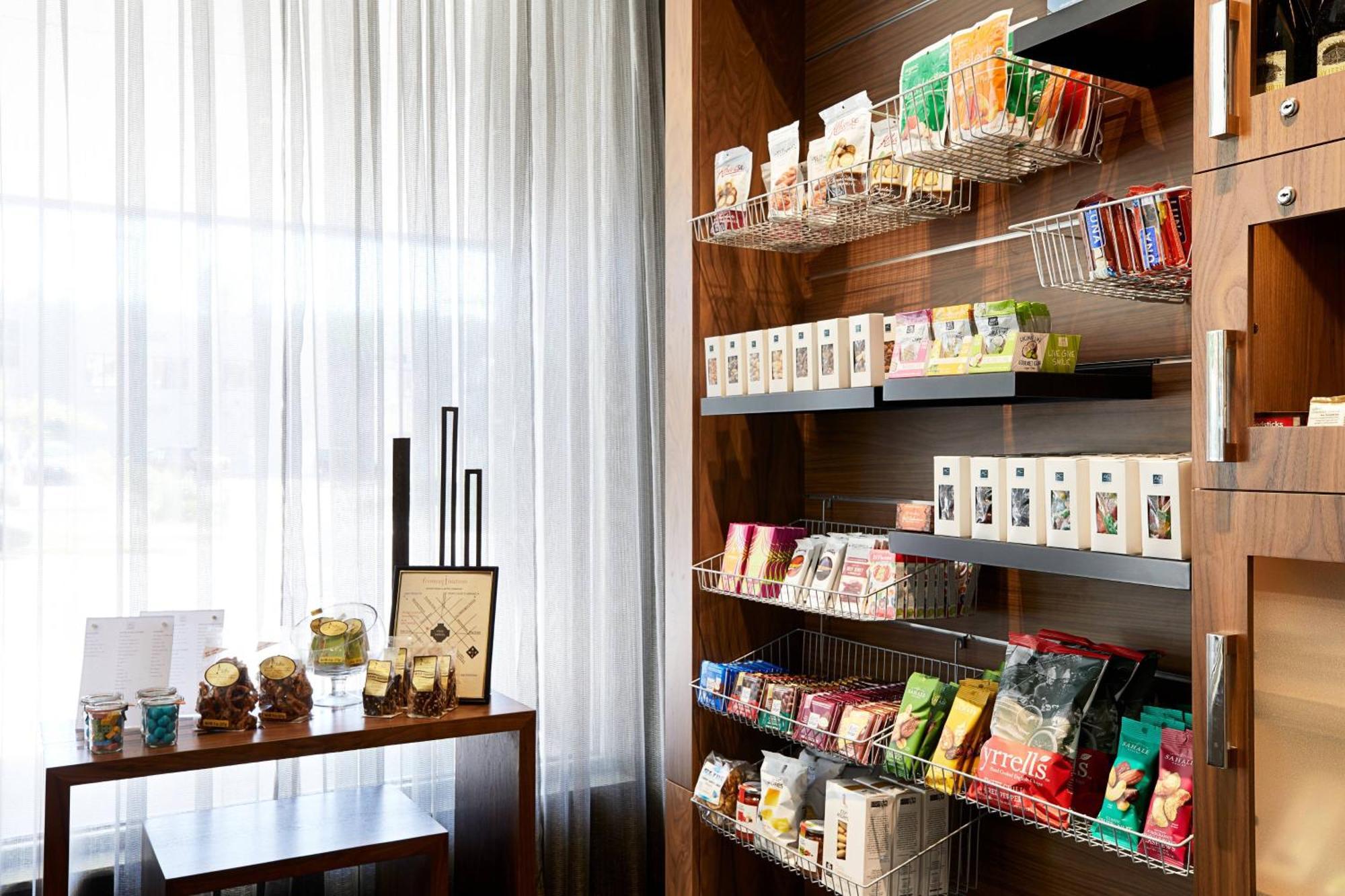 Ac Hotel By Marriott Madison Downtown Bagian luar foto