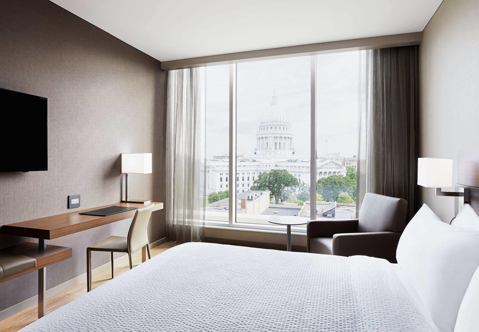 Ac Hotel By Marriott Madison Downtown Bagian luar foto