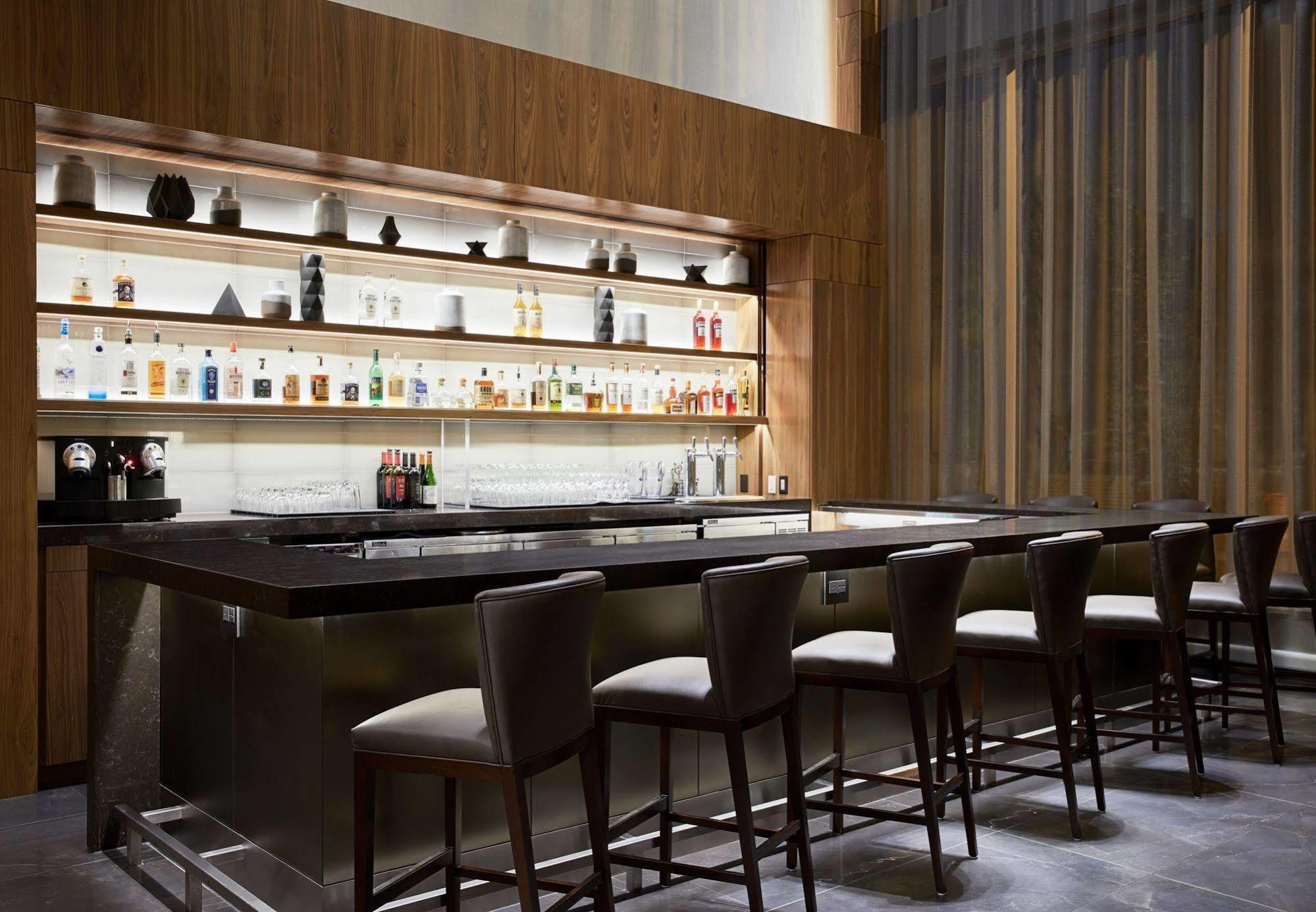 Ac Hotel By Marriott Madison Downtown Bagian luar foto